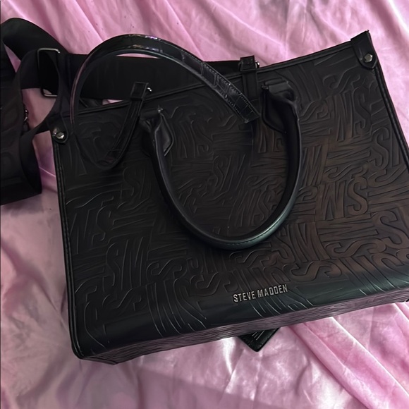 NWOT Sleek Black Briefcase with Textured Design and Gold Hardware - Picture 4 of 10